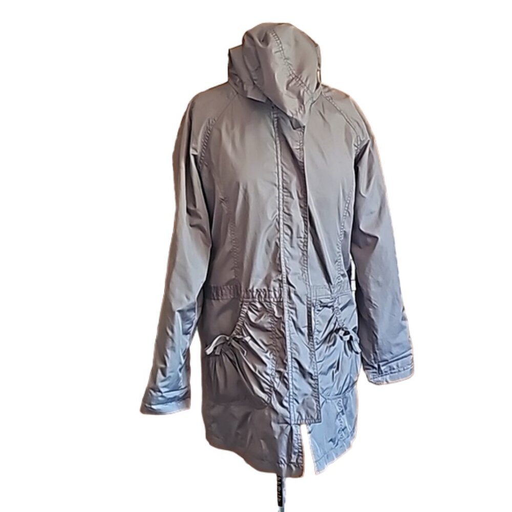 Premo light jacket windbreaker long zipper closure pockets hood
